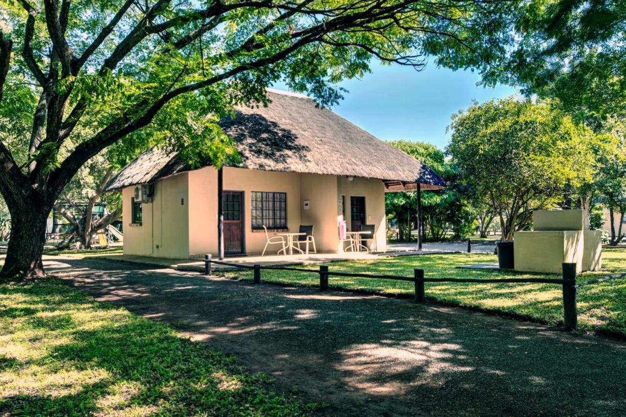 Komati River Chalets Komatipoort Exterior foto