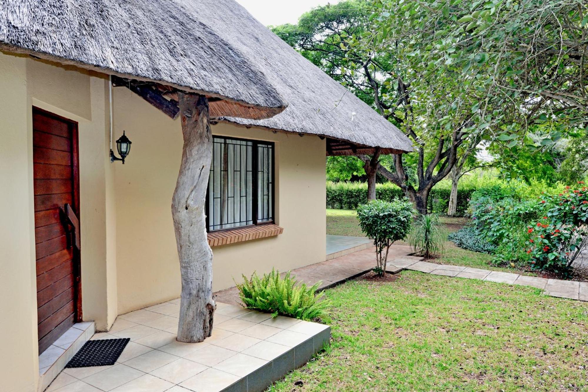 Komati River Chalets Komatipoort Exterior foto